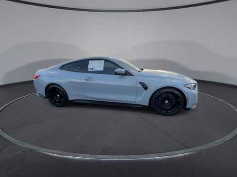 Used 2022 BMW M4 Coupe w/ Executive Package RWD image 2