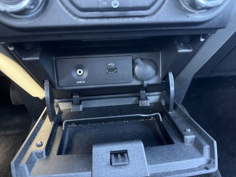 Used 2013 Ford F150 XLT w/ XLT Chrome Pkg image 22