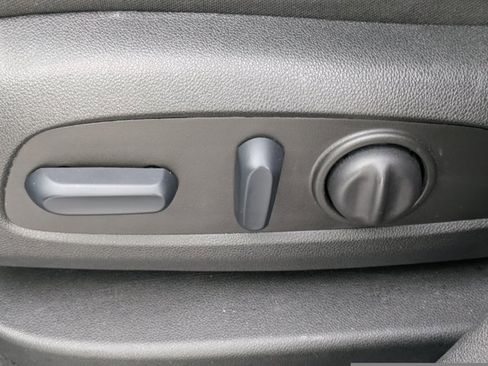 Used 2024 Chevrolet Equinox LT image 17