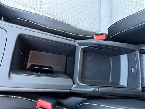 New 2025 Volkswagen Tiguan SE image 29