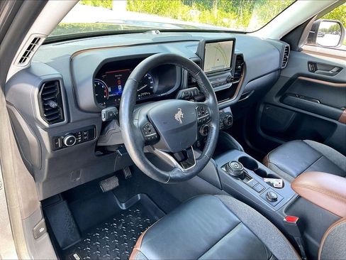 Used 2023 Ford Bronco Sport Outer Banks w/ Tech Package AWD/4WD image 8