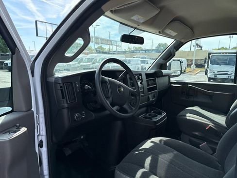 Used 2024 Chevrolet Express 2500 w/ Driver Convenience Package image 14