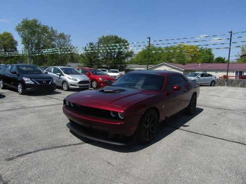 Used 2018 Dodge Challenger R/T Scat Pack RWD image 3