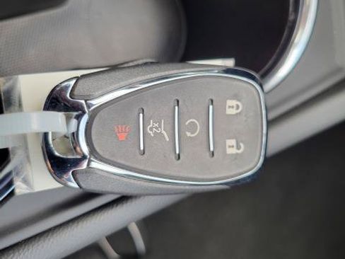 Used 2023 Chevrolet Equinox LT FWD image 22
