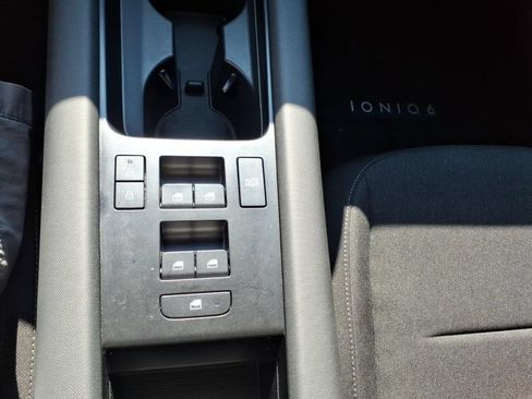 Certified 2024 Hyundai Ioniq 6 SE RWD image 24