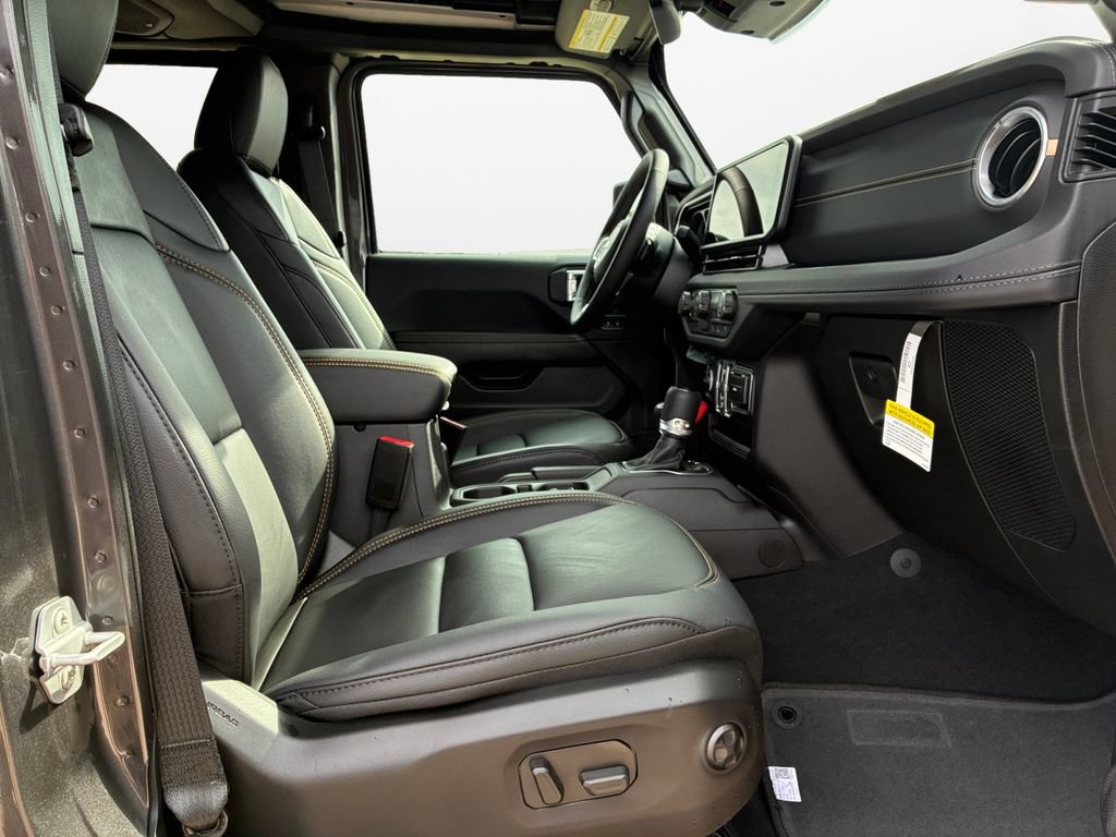 New 2026 Jeep Wrangler Unlimited Sahara AWD/4WD image 24