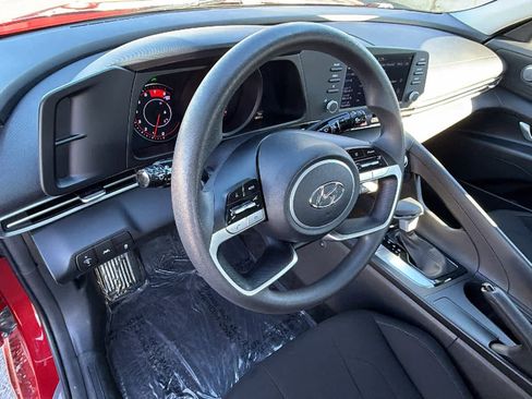 Used 2023 Hyundai Elantra SEL image 10