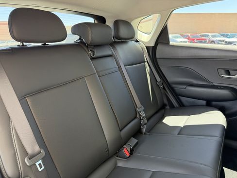 Used 2025 Hyundai Kona Limited FWD image 40