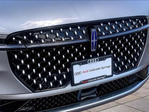 Used 2025 Lincoln Nautilus Reserve AWD/4WD image 30