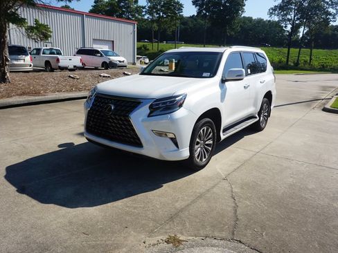 Used 2023 Lexus GX 460 Luxury w/ Accessory Package AWD/4WD image 26