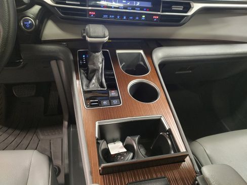 Used 2021 Toyota Sienna XLE image 8