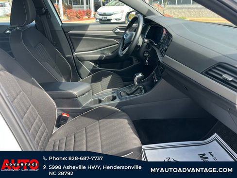 Used 2023 Volkswagen Jetta Sport image 27