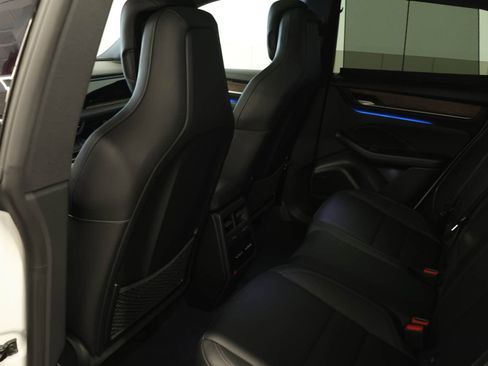 Used 2024 Porsche Macan 4 Electric image 15