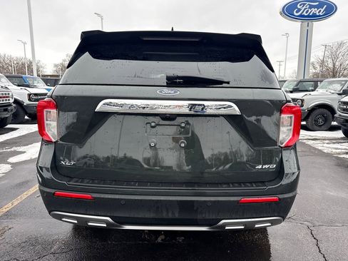 Used 2023 Ford Explorer XLT w/ Equipment Group 202A image 8