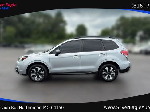 Used 2017 Subaru Forester 2.5i Premium w/ Popular Package #2A AWD/4WD image 2