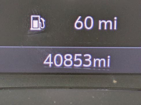 Used 2023 GMC Terrain SLT image 32