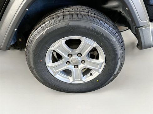 Used 2021 Jeep Wrangler Sport S w/ Sun And Sound Package image 11