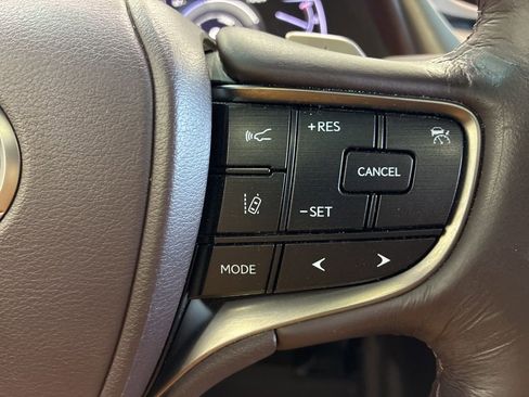 Certified 2019 Lexus ES 300h Ultra Luxury image 27