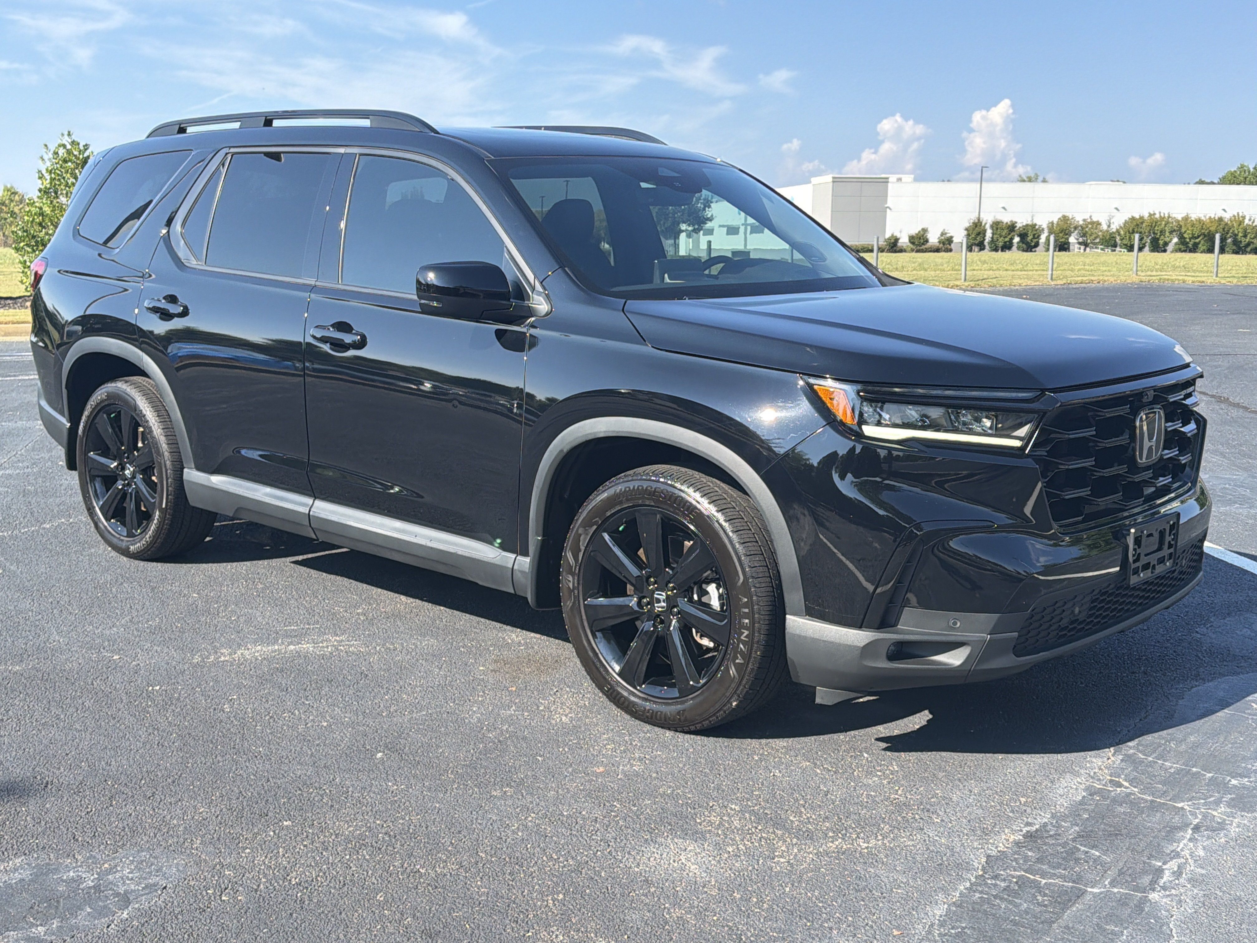 Certified 2025 Honda Pilot Black Edition image 2