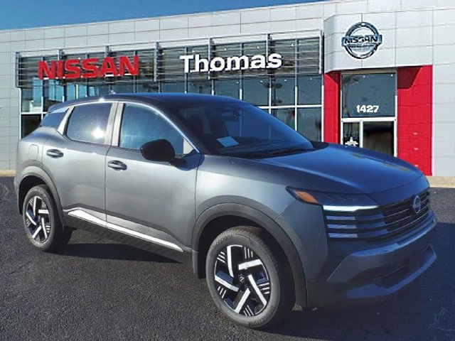 Used 2025 Nissan Kicks SV w/ Illumination Package FWD image 3