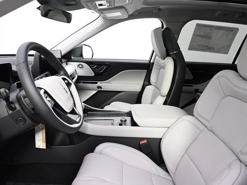 New 2026 Lincoln Aviator Reserve AWD/4WD image 13