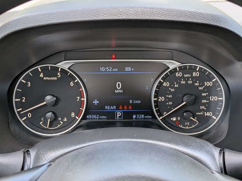 Used 2025 Nissan Altima 2.5 SV FWD image 31