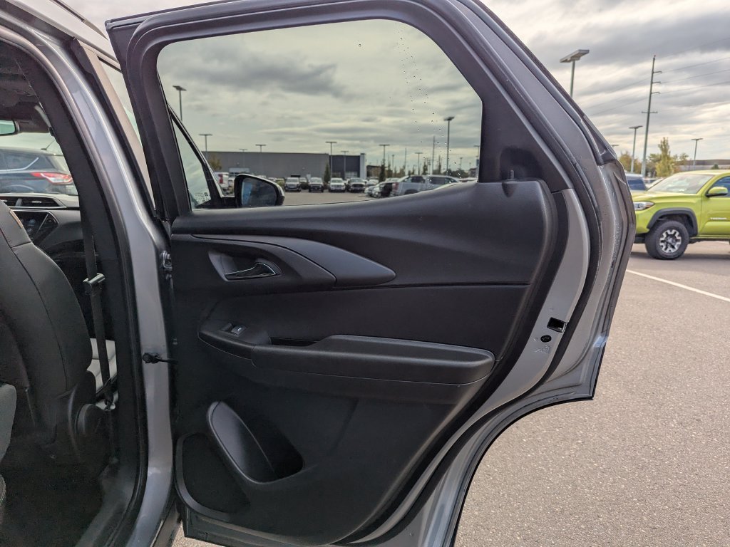 Used 2023 Chevrolet TrailBlazer ACTIV w/ Sun and Liftgate Package FWD image 37