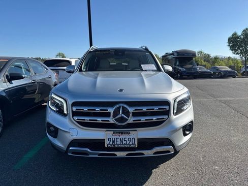Used 2022 Mercedes-Benz GLB 250 image 2