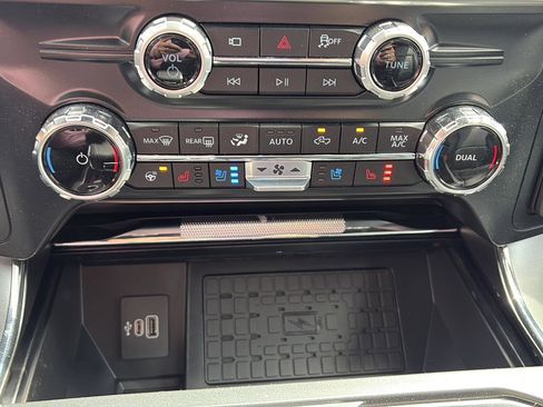 Used 2025 Ford F150 Lariat w/ Equipment Group 502A High image 25