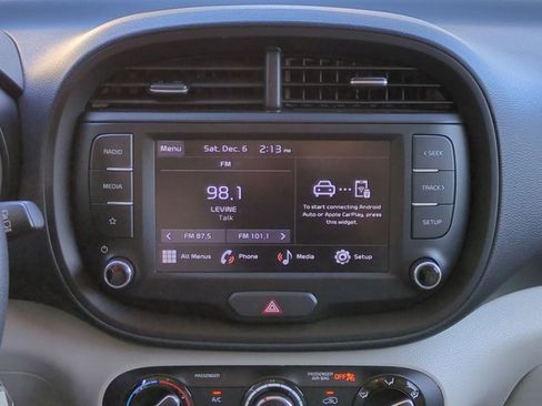 Used 2023 Kia Soul LX image 16