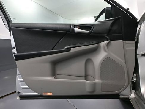 Used 2012 Toyota Camry LE image 16