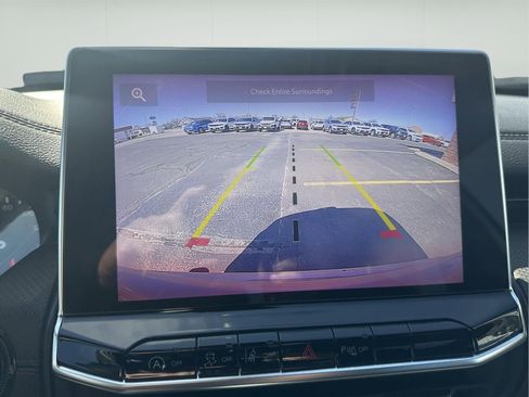 Used 2025 Jeep Compass Trailhawk image 32