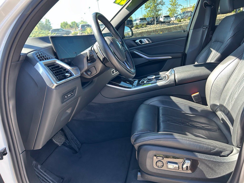 Used 2025 BMW X5 xDrive50e AWD/4WD image 23