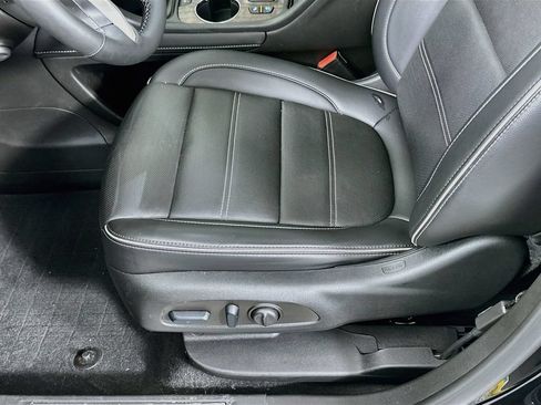 Used 2023 GMC Acadia Denali w/ Denali Ultimate Package FWD image 19