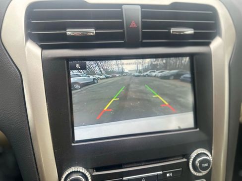 Used 2016 Ford Fusion SE image 18