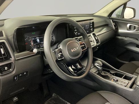 Used 2023 Kia Sorento LX AWD/4WD image 17