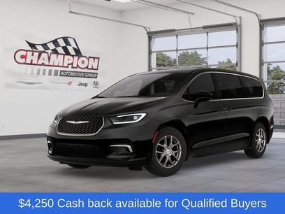 New 2026 Chrysler Pacifica Select