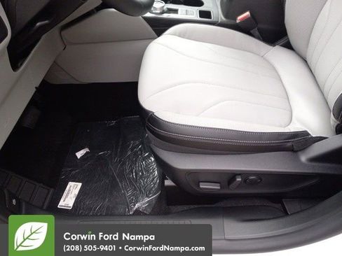 New 2025 Ford Escape SE w/ PHEV Premium Package FWD image 14