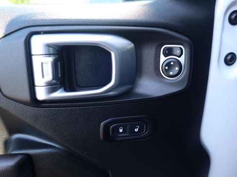 Used 2018 Jeep Wrangler Unlimited Sport S AWD/4WD image 53