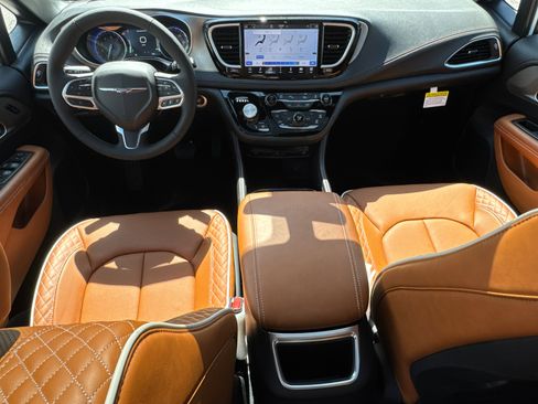 New 2026 Chrysler Pacifica Pinnacle FWD image 28