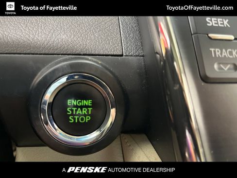 Used 2012 Toyota Camry XLE w/ Leather Pkg FWD image 32