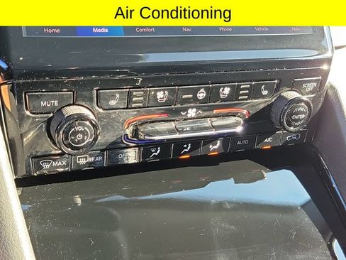 Used 2023 Jeep Grand Cherokee L Limited w/ Luxury Tech Group II AWD/4WD image 17