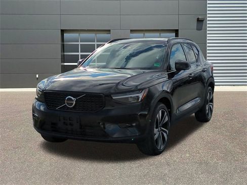 New 2026 Volvo XC40 B5 Ultra w/ Protection Package Premier image 3