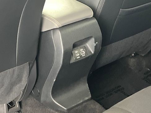 Certified 2025 Subaru Crosstrek 2.5i Sport AWD/4WD image 36