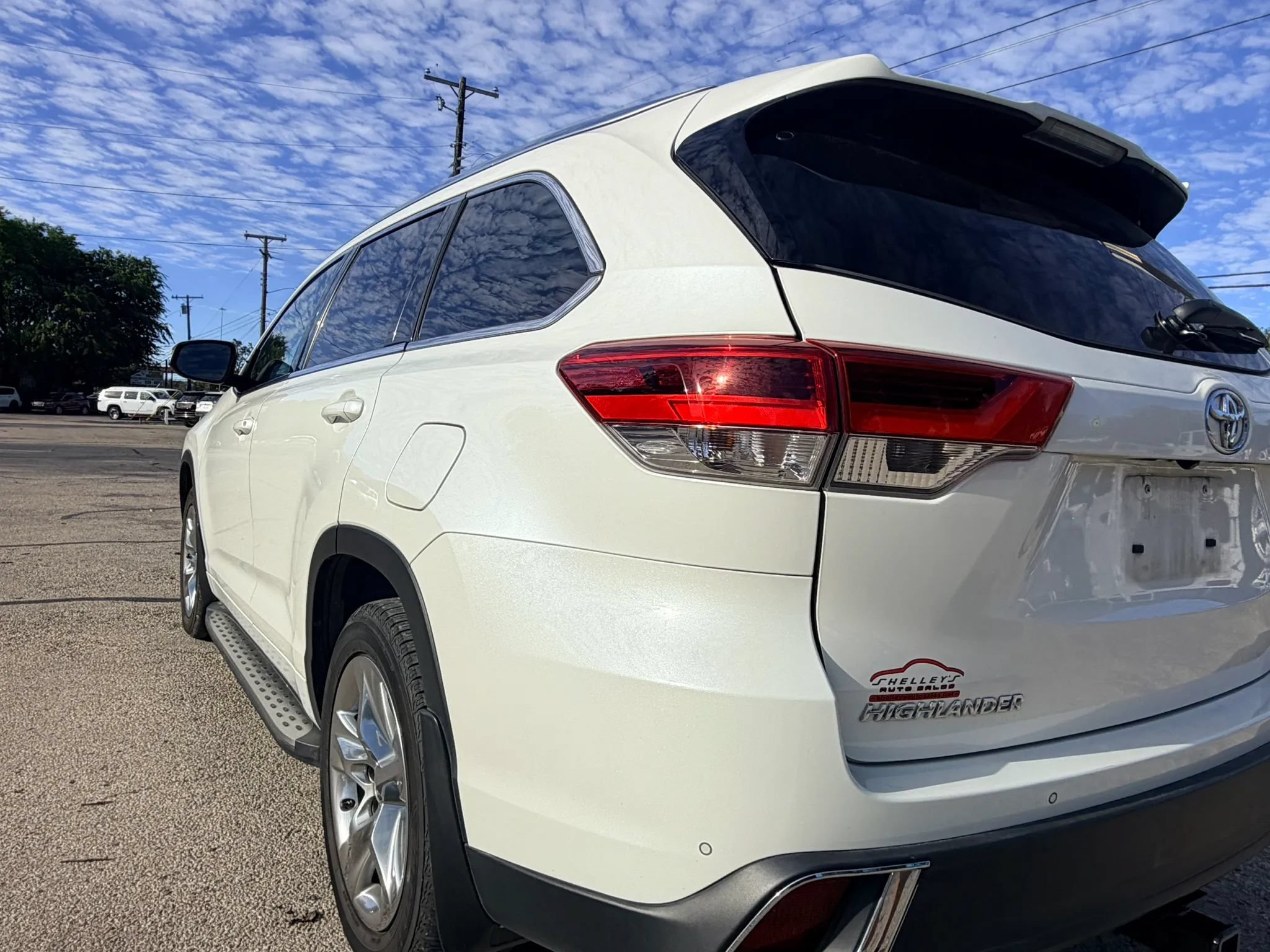 Used 2018 Toyota Highlander Limited FWD image 7