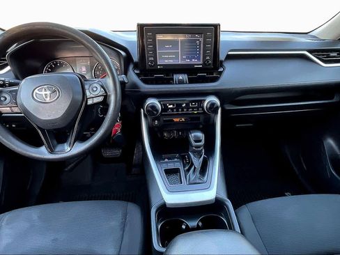 Used 2021 Toyota RAV4 LE image 13