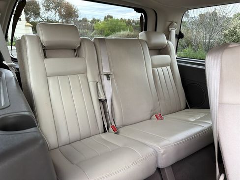 Used 2004 Lincoln Navigator Luxury image 21
