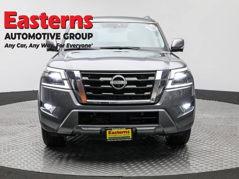 Used 2023 Nissan Armada SL w/ Captain's Chairs Package image 2