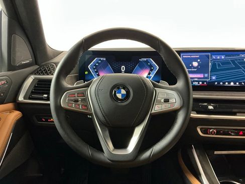Certified 2025 BMW X7 xDrive40i w/ Premium Package AWD/4WD image 16
