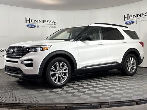 Used 2024 Ford Explorer XLT w/ Equipment Group 202A RWD image 1